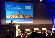 Eulogio Bordas shared the opportunities that the tourism industry offers at the Weekend Media Festival